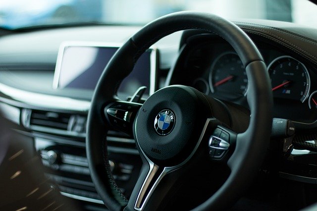 BMW, palubovka auta.jpg